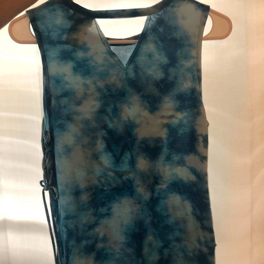 Wonder Woman Shirt - Picture 2 of 5